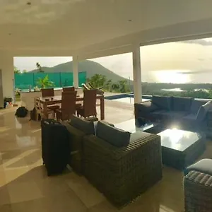 Savane Paille , Deshaies Guadeloupe